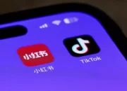 Image Credit Andy Wong/AP - Larangan TikTok di AS membuat pengguna beralih ke Xiaohongshu (RedNote).