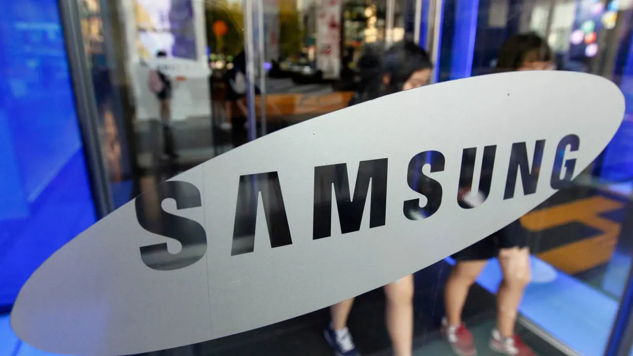 Image Credit Handgreaves Lansdown - Logo Samsung.