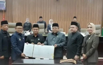 DPRD Kota Bekasi dan Pj Wali Kota Gani Muhamad Sepakati APBD Tahun 2025 Sebesar Rp 6,6 Triliun