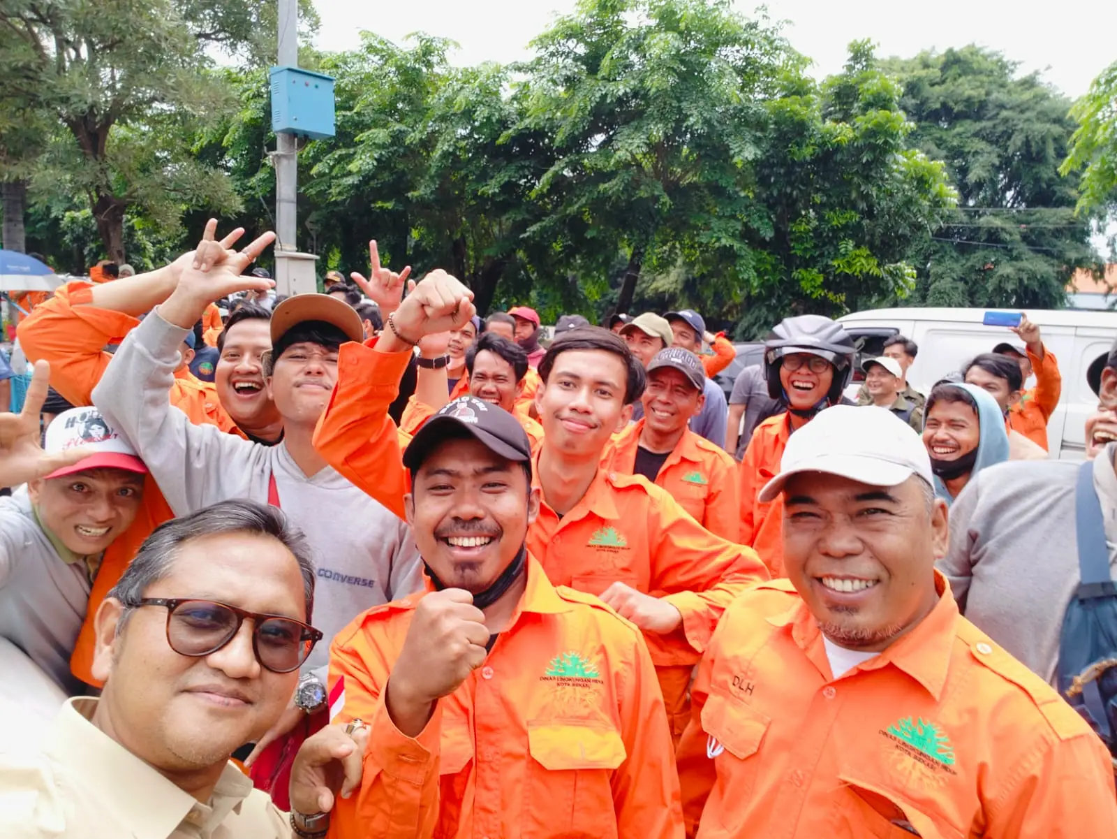 Image Credit Istimewa - Alimudin, anggota DPRD Kota Bekasi, setelah memimpin rapat audiensi dengan PHL Kali Asem dan pemerintah setempat di Gedung DPRD Kota Bekasi.