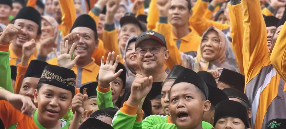 Image Credit Jamaah/Beritasatu - Mendikdasmen Abdul Mu'ti saat kunjungannya di MI NU Manafiul Ulum Desa Getassrabi, Kecamatan Kaliwungu, Kabupaten Kudus, Jawa Tengah pada Minggu 5 Januari 2025.