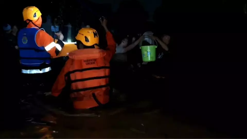 Image Credit Istimewa - Banjir bandang melanda Kota dan Kabupaten Cirebon.