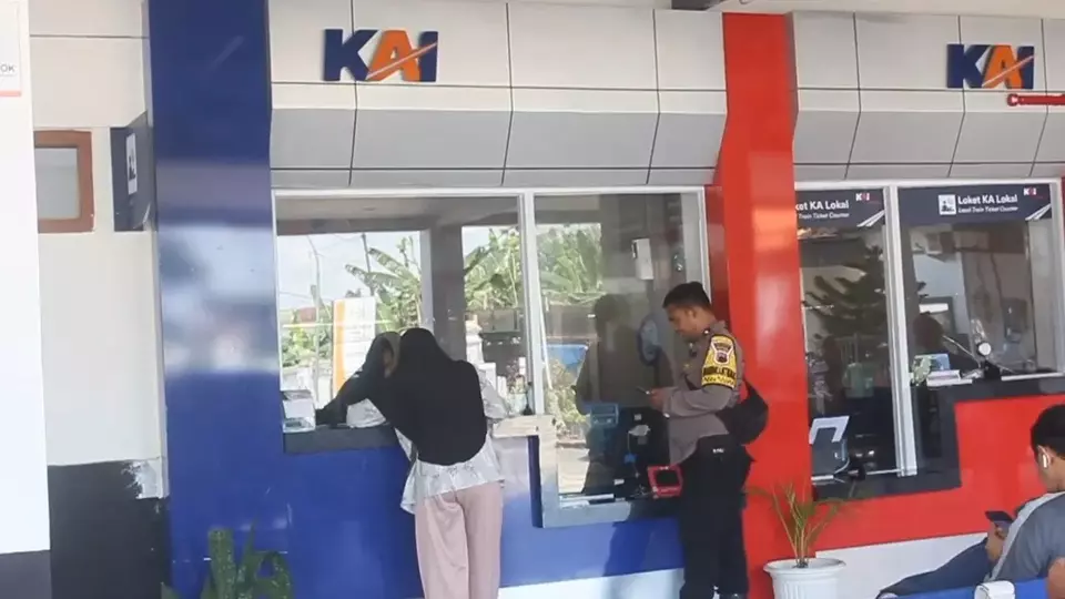 Image Credit Jamaah/Beritasatu - Loket tiket PT KAI di Stasiun Cepu.