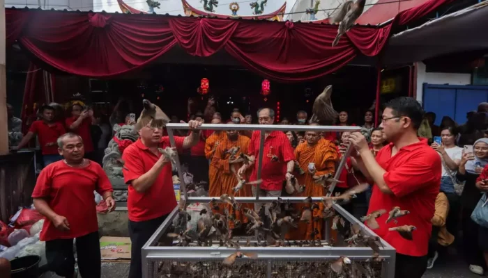 Ritual Pao Oen di Klenteng Tien Kok Sie Solo: Tolak Bala dan Sambut Keberuntungan Imlek 2576 Kongzili
