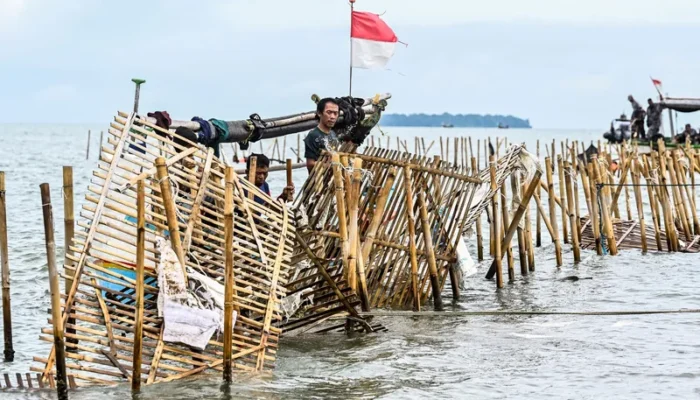 Polemik Pagar Laut di Tangerang: Antara Legalitas, Regulasi, dan Hak Nelayan