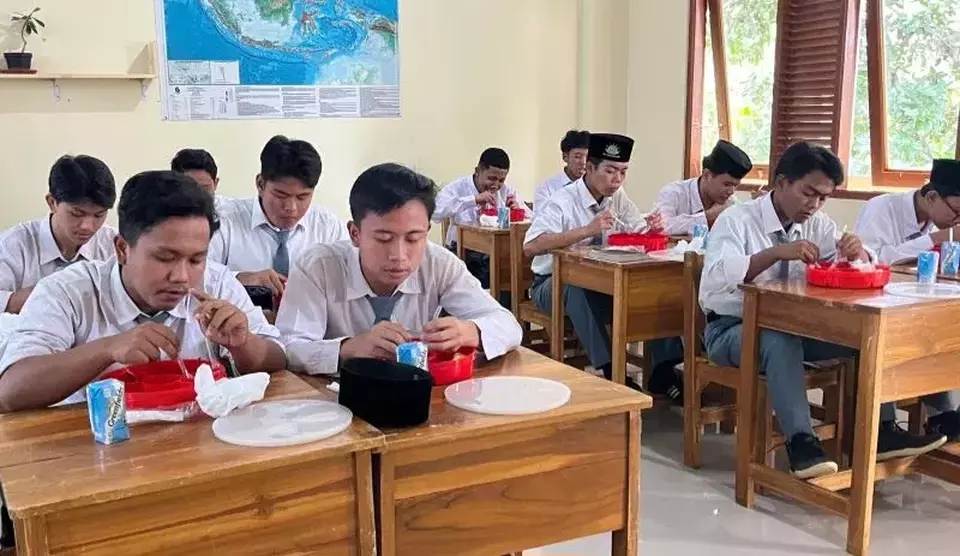 Image Credit M Fikri Setiawan/Antara - Sosialisasi program makan bergizi gratis di Pondok Pesantren Muhammadiyah Boarding School Kabupaten Bogor, Jawa Barat.