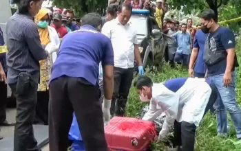 Image Credit Gayuh Satria Wicaksono/Beritasatu - Warga Desa Dadapan, Kecamatan Kendal, Kabupaten Ngawi, digemparkan oleh penemuan sesosok mayat wanita di dalam koper, Kamis, 23 Januari 2025.