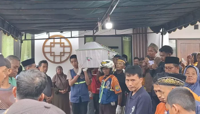 Siswa SMPN 7 Mojokerto, Rifky Yoeda Pratama, Dimakamkan di Sidoarjo Setelah Terseret Ombak di Pantai Drini