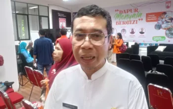 Image Credit Giffar Rivana Mulyawan/Beritasatu - Kepala Bidang Program dan Anggaran Dinas Pendidikan (Disdik) Jakarta Asep Erwin dalam acara diskusi "Dapur Menyala Bergizi: Sarapan Pagi Gratis & Pelibatan Warga Miskin Kota" di Jakarta Selatan pada Jumat, 24 Januari 2025.