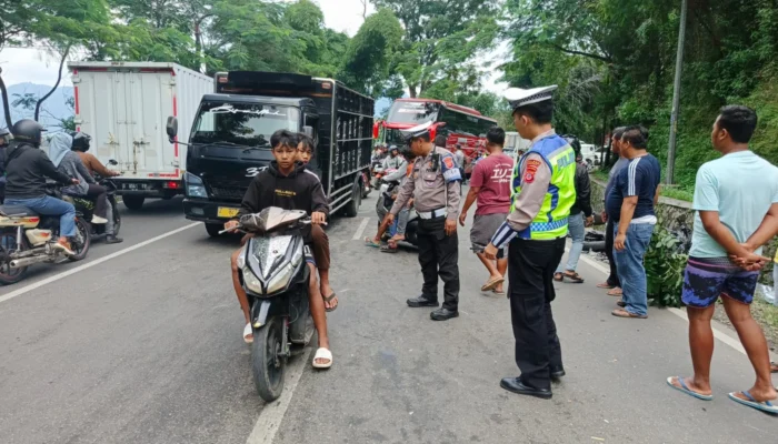 Kecelakaan Maut di Leles Garut: Angkot Hilang Kendali, Libatkan 7 Kendaraan