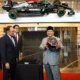 Image Credit Istimewa - Presiden Prabowo Subianto diberikan helm tim Mercedes AMG Petronas F1 oleh PM Malaysia Anwar Ibrahim di Menara Kembar Petronas, Kuala Lumpur, Senin, 27 Januari 2025.