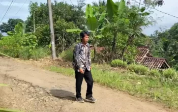 Image Credit Riza/Beritasatu - Empan Supandi (51), seorang guru honorer di Sukabumi, Jawa Barat.