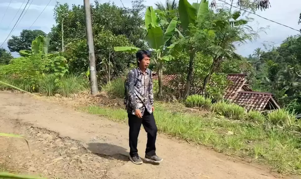 Image Credit Riza/Beritasatu - Empan Supandi (51), seorang guru honorer di Sukabumi, Jawa Barat.