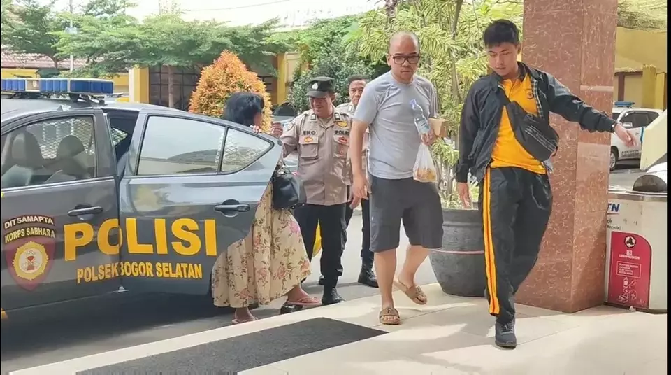 Image Credit Istimewa - Polisi mengamankan saksi-saksi temasuk terduga pembunuhan satpam di Bogor Selatan.