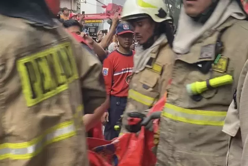 Image Credit Theressia Silalahi/Beritasatu - Kebakaran Glodok Plaza Jakarta Barat.