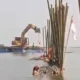 Image Credit X/@Jumianto_RK - Dalam sebuah video terungkap pembangunan pagar laut gunakan ekskavator yang disinyalir merupakan kepentingan proyek PIK.