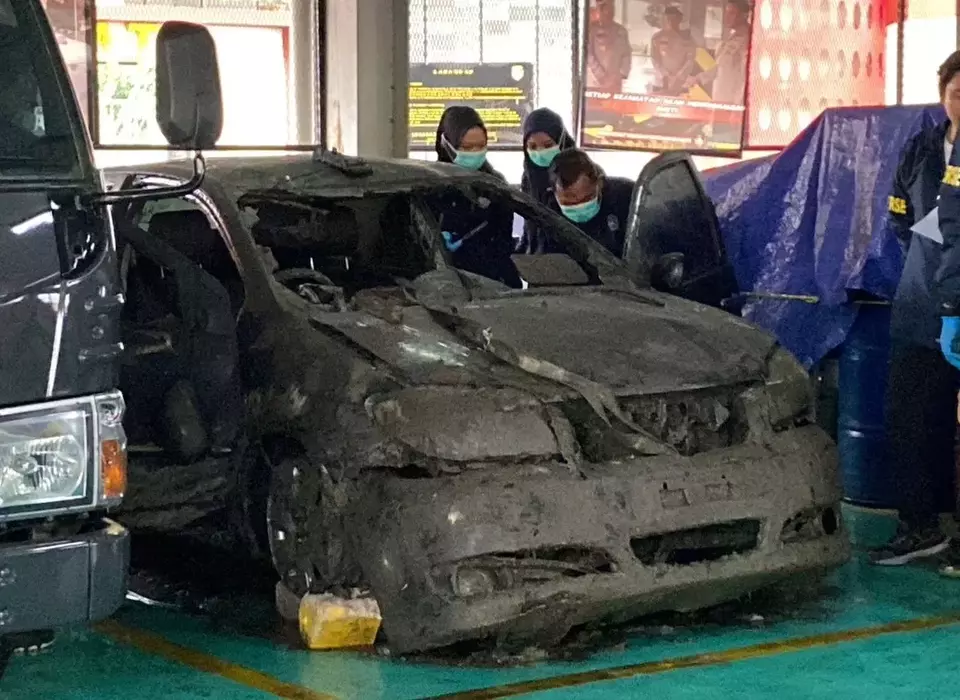 Image Credit Ilham Oktafian/Beritasatu - Mobil Toyota Vios menjadi saksi bisu dalam kematian Brigjen TNI (Purn) Hendra Hendrawan Ostevan, mantan anggota Badan Intelijen Negara (BIN) yang ditemukan tewas di perairan Marunda, Cilincing, Jakarta Utara.