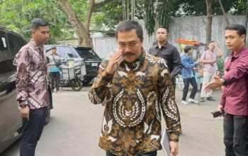 Image Credit Joanito De Saojoao/B-Universe - Menteri Imigrasi dan Pemasyarakatan Agus Andrianto menyatakan 30 pejabat imigrasi di Bandara Internasional Soekarno-Hatta (Soetta) dicopot dari jabatannya akibat dugaan praktik pungutan liar (pungli) terhadap warga negara China (WN China).