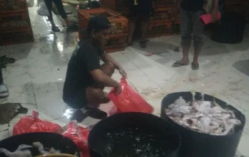 Polisi Tangkap Pembuat Ayam Gelonggongan di Pasar Kebayoran Lama