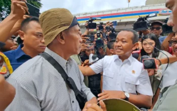 Image CRedit Istimewa - Kehadiran Menteri ESDM Bahlil Lahadalia, diwarnai aksi protes warga yang mengaku kesulitan mencari LPG 3 Kg selama sepekan terakhir, di Tangerang, Selasa (4/2/2025).