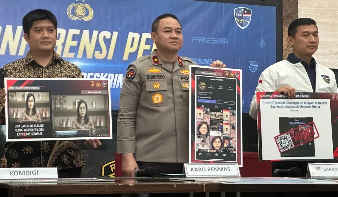 Image Credit Doc Humas Polri - Dirtipidsiber Bareskrim Polri Brigjen Pol. Himawan Bayu Aji (kanan) bersama Karopenmas Divisi Humas Polri Brigjen Pol. Trunoyudo Wisnu Andiko (tengah), dan Ketua Tim Pengendalian Konten Internet Ilegal Non-Perjudian Direktorat Jenderal Pengawasan Ruang Digital Kemenkomdigi Okky Robiana Sulaeman saat menunjukkan sejumlah barang bukti kasus deepfake dalam konferensi pers di Gedung Bareskrim Polri, Jakarta, Jumat (7/2/2025).