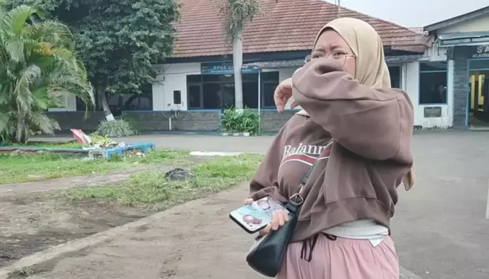 Istri Sopir Truk Kecelakaan Maut Tol Ciawi Menangis: ‘Saya Mohon Maaf Sebesar-besarnya