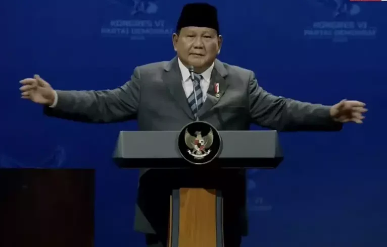 Presiden Prabowo Subianto meminta Sekretaris Kabinet (Seskab) Mayor Teddy Indra Wijaya untuk menghadirkan Presiden ke-7 Joko Widodo (Jokowi) dalam berbagai acara peresmian kenegaraan, terutama untuk proyek-proyek yang dimulai sejak pemerintahan sebelumnya.