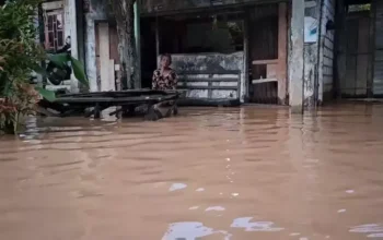 Banjir Jalur Pantura Pati-Rembang Sebabkan Kemacetan Panjang dan Rendam Ratusan Rumah