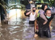 Ratusan Warga Jakarta Mengungsi Akibat Banjir, 20 RT dan 3 Ruas Jalan Masih Terendam