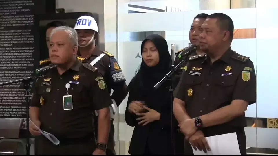 Image Credit Doc Kejagung - Kepala Pusat Penerangan Hukum (Kapuspenkum) Kejaksaan Agung Harli Siregar (kiri) dan Direktur Penyidikan pada Jaksa Agung Muda Bidang Tindak Pidana Khusus (Jampidsus) Kejagung Abdul Qohar (kanan) berbicara dalam konferensi pers di Gedung Kejaksaan Agung, Jakarta, Senin 25 Februari 2025.