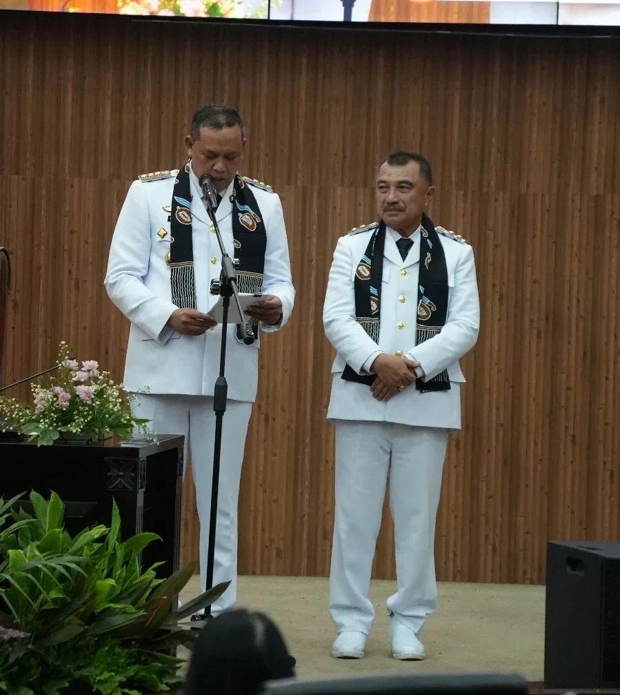 Image Credit Istimewa - Wali Kota Bekasi, Dr. H. Tri Adhianto Tjahyono, menyampaikan pidato sambutan pertama di hadapan anggota DPRD dan para tamu undangan pada pelantikan di DPRD Kota Bekasi.