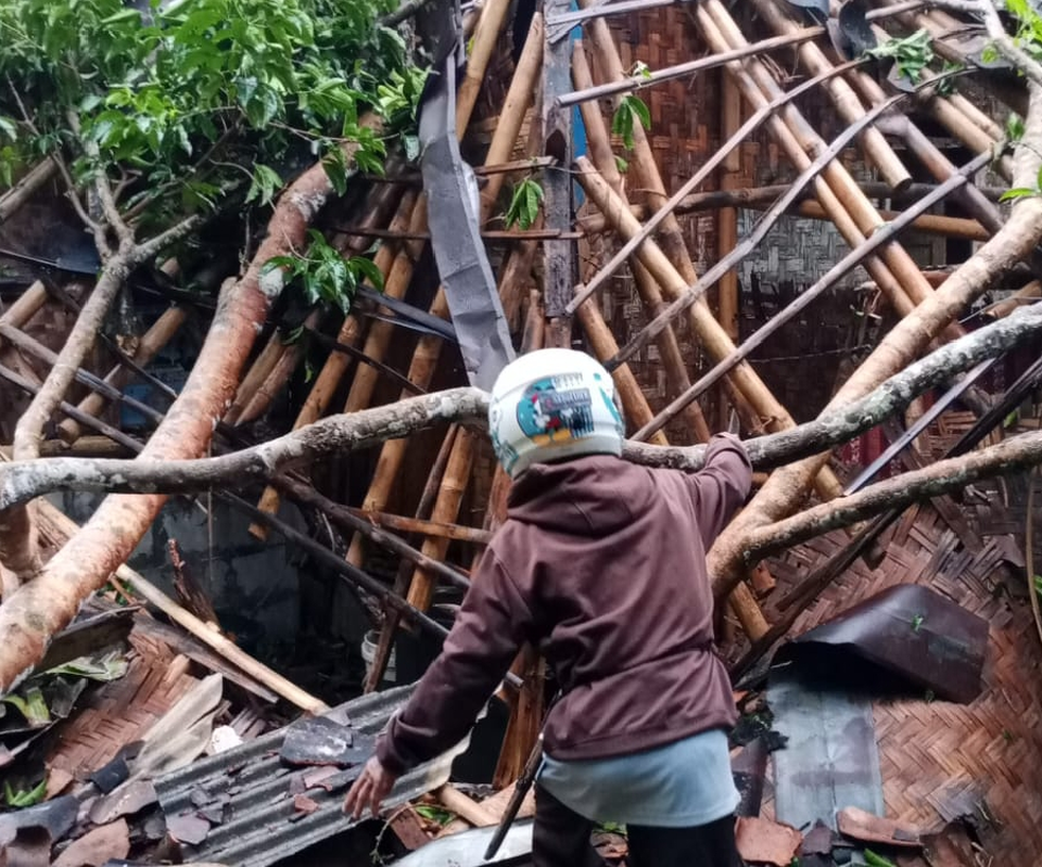 Image Credit Riski Maulana/Beritasatu - Enam warga rusak akibat bencana tanah longsor yang melanda Kabupaten Cianjur, Jawa Barat pada Jumat (7/3/2025) dini hari