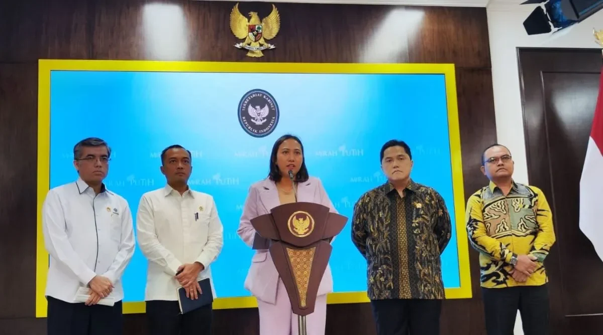 Image Credit Mentari Dwi Gayati/Antara - Anggota tim kurator PT Sri Rejeki Isman Tbk. (Sritex) Nurma Sadikin memberikan keterangan pers di Istana Kepresidenan RI, Jakarta, Senin (3/3/2025).