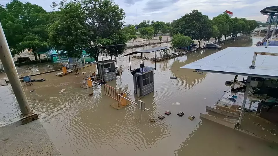 Image Credit Istimewa - Banjir Bekasi yang sempat merendam Mega Bekasi Hypermall, Bekasi Selatan, Kota Bekasi, telah surut pada Jumat 7 Maret 2025. Namun, hingga saat ini, operasional mal masih belum kembali normal karena pemulihan tengah berlangsung.