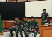 Image Credit Siti Nurhaliza/Antara - Ketiga terdakwa anggota TNI Angkatan Laut (AL) dalam sidang pembacaan tuntutan kasus penembakan bos rental di Pengadilan Militer II-08 Jakarta, Cakung, Jakarta Timur, Senin (10/3/2025).