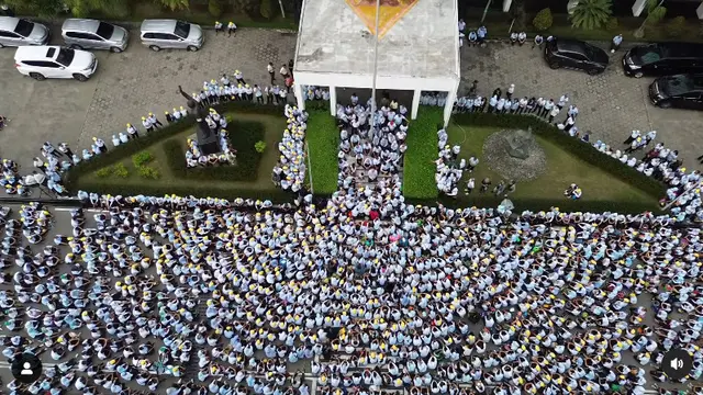 Image Credit Instagram/ @ik.lukminto - Potret Haru Perpisahan Iwan Kurniawan Lukminto dengan Ribuan Karyawan Sritex, Abadikan Kenangan Terindah.