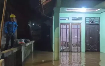 Banjir Rendam Permukiman di Pejaten Timur, Warga Terpaksa Mengungsi