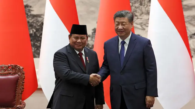 Presiden Prabowo Subianto mengatakan China merupakan mitra ekonomi strategis Indonesia. Prabowo juga menyebut China sebagai negara investor utama di Indonesia. (FLORENCE LO/POOL/AFP)