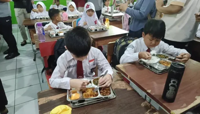 ICW Desak Presiden Prabowo Hentikan Program Makan Bergizi Gratis (MBG) Karena Ditemukan Banyak Masalah