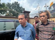 Keluarga Mahasiswa UKI Kenzha Ezra Walewangko Laporkan Kapolres Jakarta Timur ke Propam