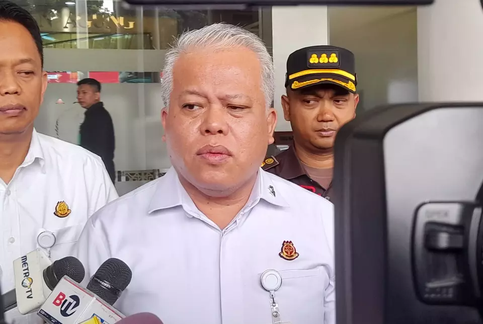 Image Credit Ilham Oktafian/Beritasatu - Kepala Pusat Penerangan Hukum (Kapuspenkum) Kejagung Harli Siregar mengungkapkan penyidik pada Jampidsus kembali menyita 21 unit sepeda motor dan tujuh sepeda dari berbagai jenis terkait kasus dugaan suap vonis lepas terkait perkara korupsi persetujuan ekspor minyak mentah kelapa sawit (crude palm oil/CPO) periode 2021-2022.
