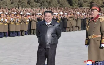 Pemimpin Korea Utara Kim Jong Un mengunjungi kementerian pertahanan di Pyongyang. (AP)