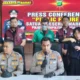 Konferensi pers mengumumkan Fachri Albar sebagai tersangka kasus narkoba di Mapolres Metro Jakarta Barat, Kamis (24/4/2025). (Beritasatu/Taufik Hidayat)