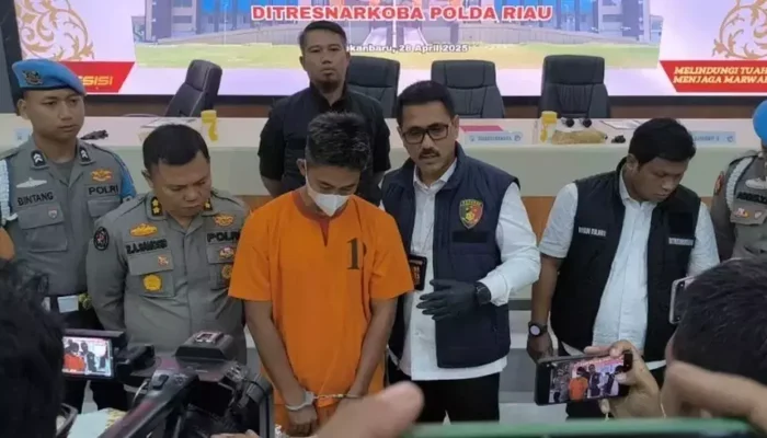 Polda Riau Tangkap Kurir Sabu Jaringan Internasional, 12,8 Kg Sabu Disita