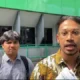 Maruf Bajammal, kuasa hukum MAS (15), remaja yang membunuh ayah dan neneknya di rumahnya di kawasan Lebak Bulus, Jakarta Selatan. (Merdeka/Nur Habibie)