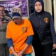 Tersangka saat digiring oleh petugas di Jakarta. (Humas Polres Jakpus)