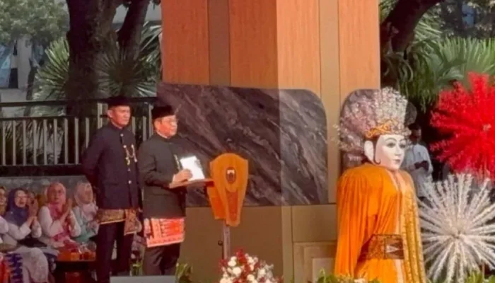 Hardiknas 2025: Gubernur DKI Jakarta Tegaskan Komitmen Pendidikan Tanpa Diskriminasi, 488 Ijazah Siswa Sudah Ditebus