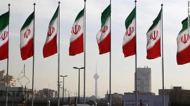 012393800 1554627541 Bendera Iran Atta Kenare AFP PHOTO