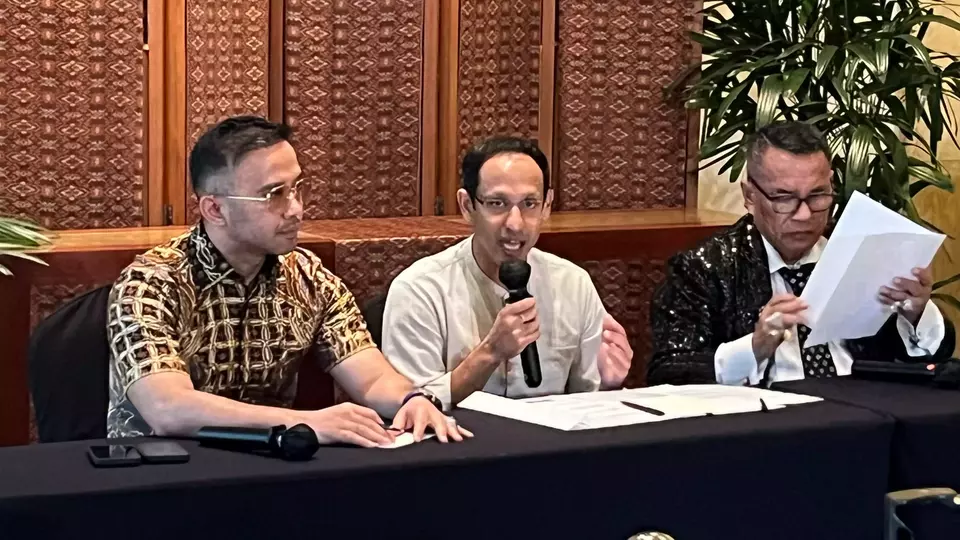Mantan Menteri Pendidikan, Kebudayaan, Riset, dan Teknologi (Mendikbudristek) Nadiem Makarim menegaskan kebijakan pengadaan laptop Chromebook tidak ditujukan untuk wilayah tertinggal, terdepan, dan terluar (3T) dalam konferensi pers yang digelar di The Dharmawangsa, Jakarta Selatan, Selasa 10 Juni 2025. (Beritasatu/Zhulfakar)