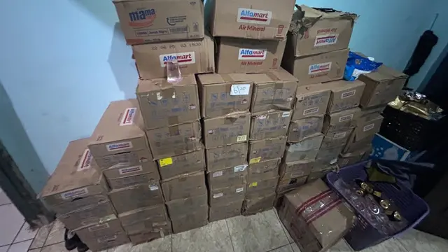 Barang kadaluwarsa dijual oknum Satpol PP di Tangsel. (Dok. Istimewa)